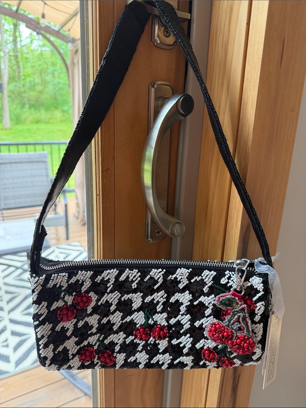VIRAL Beaded Houndstooth Cherry Shoulder Bag - Black